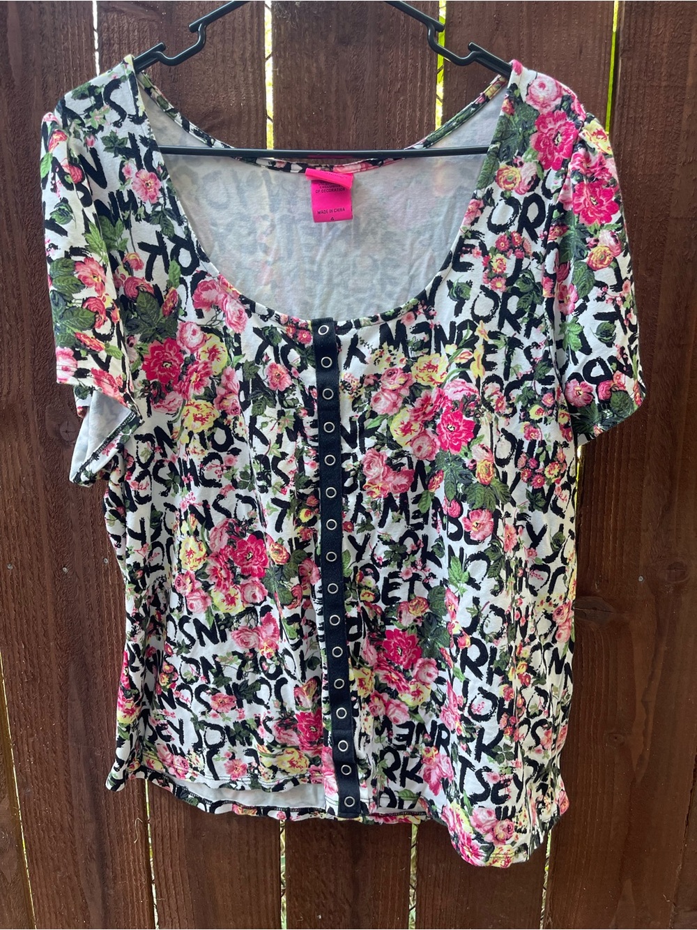 Torrid x Betsy Johnson All Over Monogrammed Floral Maximalism T Shirt Sz 4